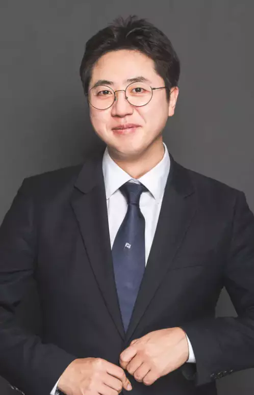 이동학 프로필